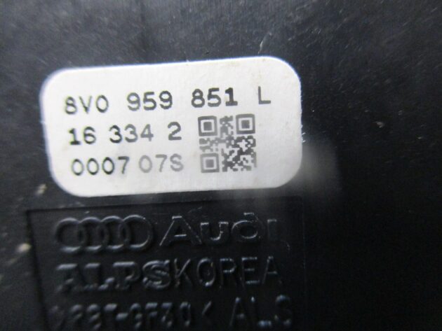 2016 GENUINE AUDI Q2 FRONT RIGHT DRIVER SIDE WINDOW SWITCH 8V0959851L - Image 2