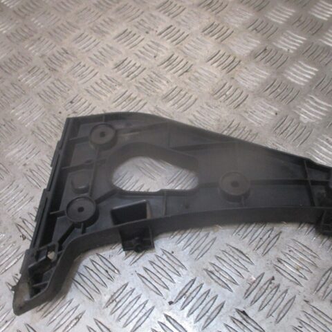 2015 GENUINE AUDI A1 8X DRIVER SIDE REAR BUMPER BRACKET 8XA807378A