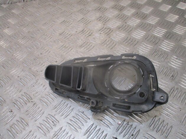 2017 GENUINE KIA RIO FRONT RIGHT DRIVER SIDE FOG LIGHT BRACKET 86526-H8020 - Image 2