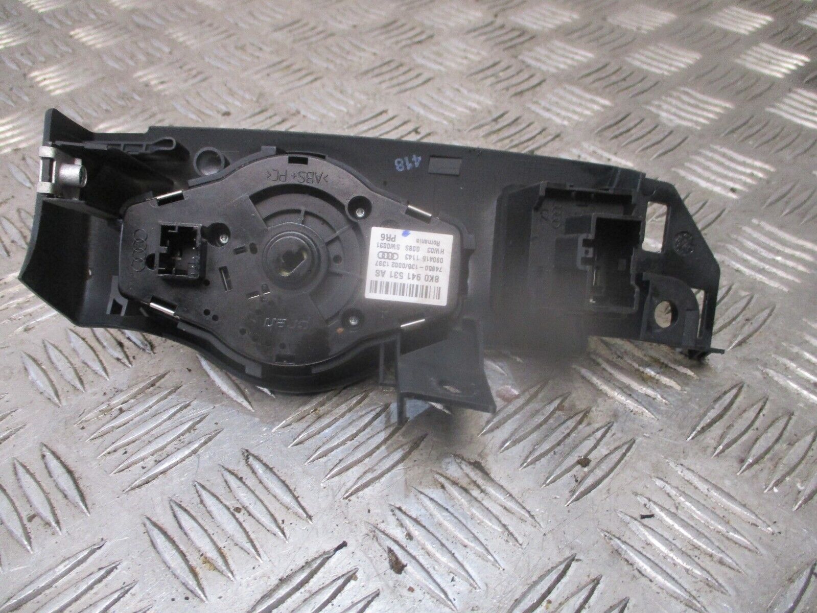 2015 GENUINE AUDI A4 HEADLIGHT FOG LIGHT ADJUSMENT SWITCH 8K0941531AS - Image 2
