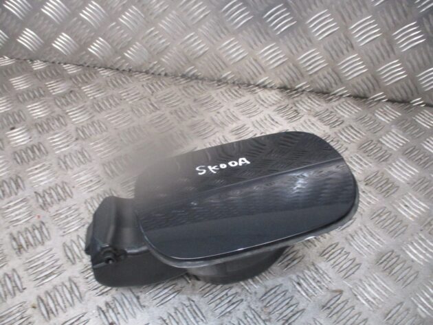 2016 GENUINE SKODA OCTAVIA REAR FUEL FILLER FLAP CAP COVER 5E0809702B