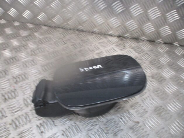 2016 GENUINE SKODA OCTAVIA REAR FUEL FILLER FLAP CAP COVER 5E0809702B - Image 2