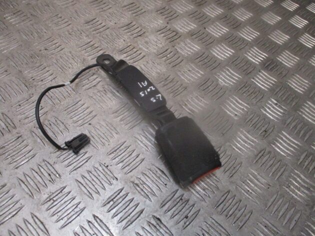 2015 GENUINE AUDI A1 FRONT LEFT PASSENGER SIDE SEAT BELT BUCKLE STALK 8X0857755B - Image 4