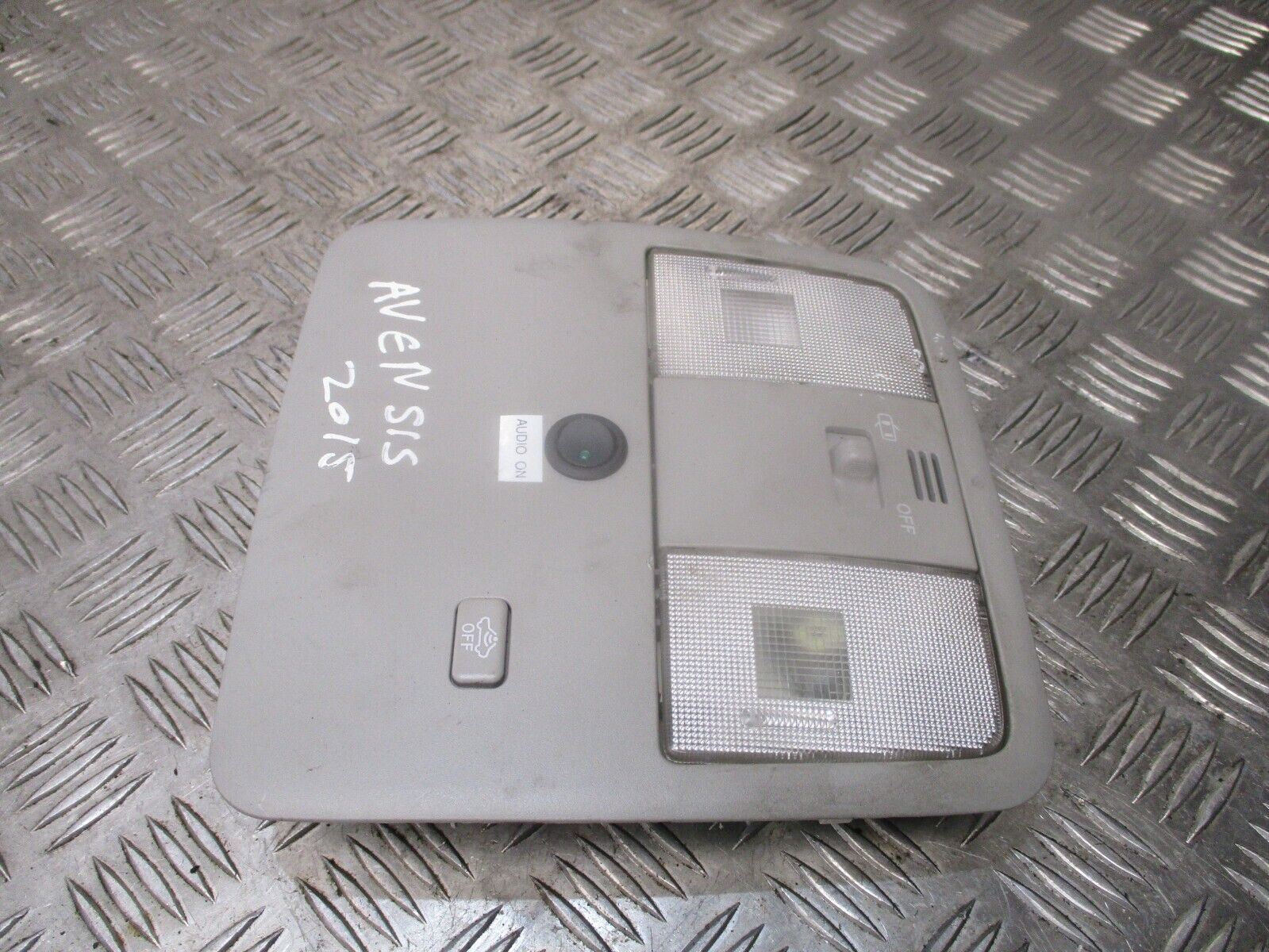 2015 GENUINE TOYOTA AVENSIS INETRIOR READING LIGHT LAMP