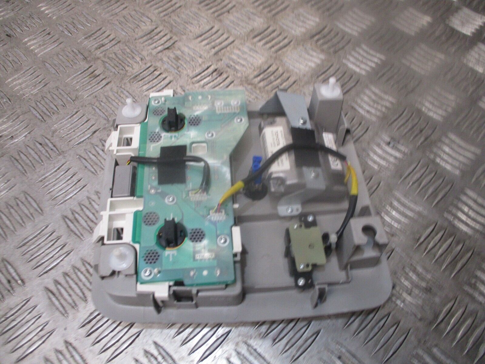 2015 GENUINE TOYOTA AVENSIS INETRIOR READING LIGHT LAMP - Image 2