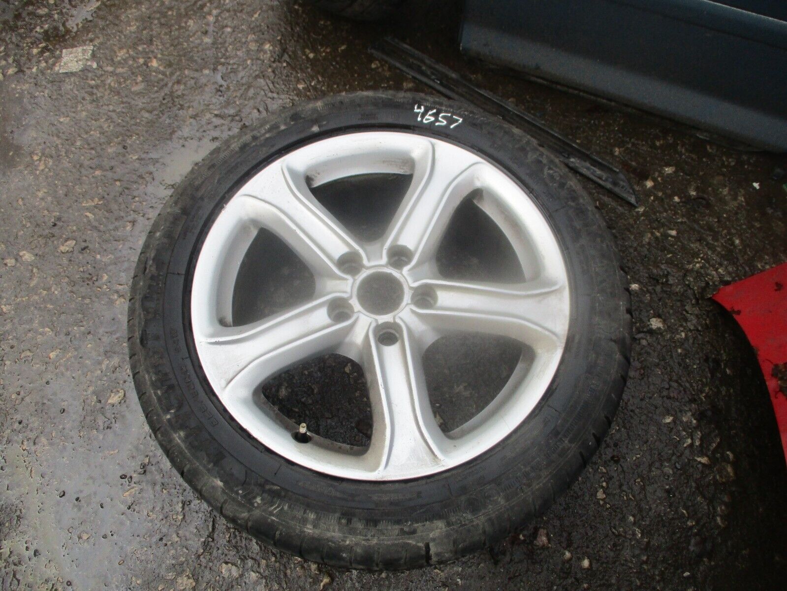 2015 GENUINE AUDI A4 17''INCH ALLOY WHEEL TYRE 225/50R17 8K0601025CE - Image 2