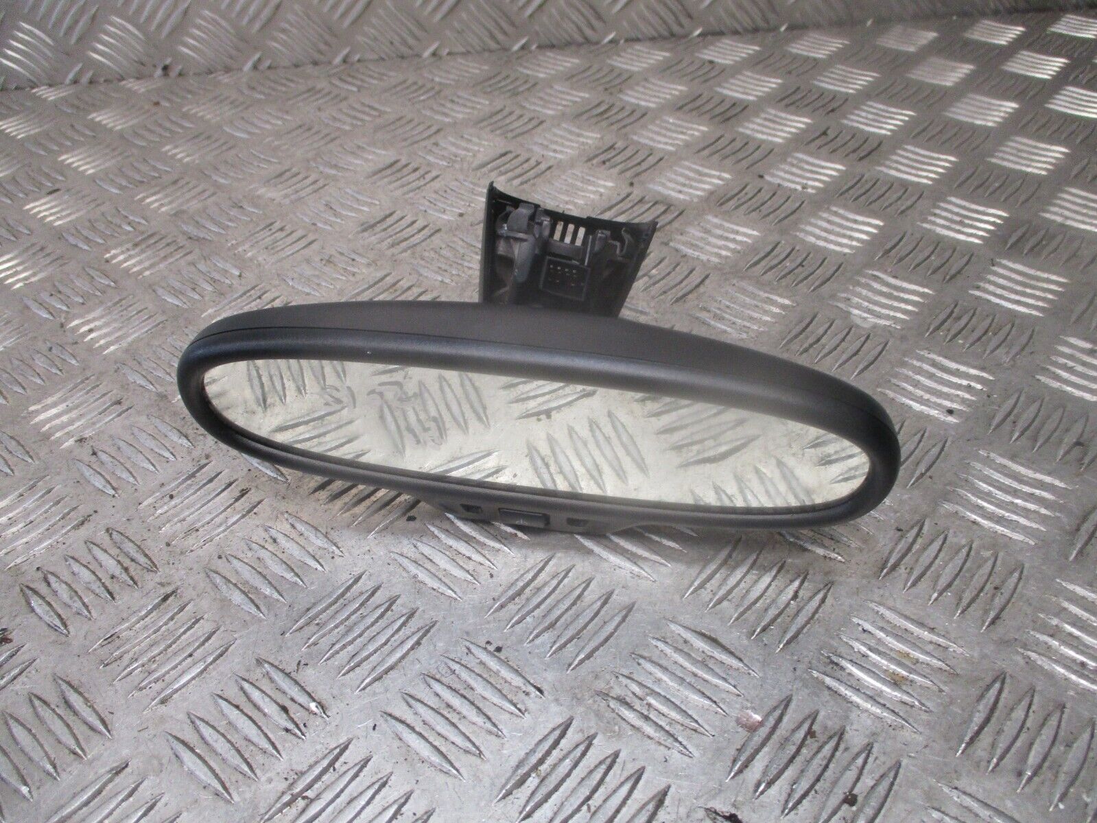 2015 GENUINE AUDI A1 8X INTERIOR RAER VIEW MIRROR 8X0857511AA