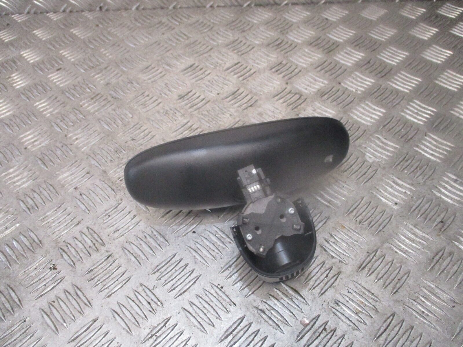 2015 GENUINE AUDI A1 8X INTERIOR RAER VIEW MIRROR 8X0857511AA - Image 4