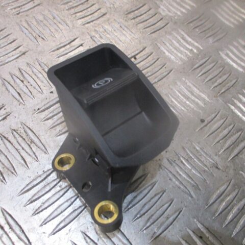 2015 GENUINE TOYOTA AVENSIS HANDBRAKE CONTROL SWITCH 84390-05040