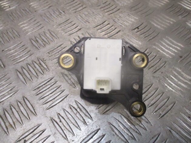 2015 GENUINE TOYOTA AVENSIS HANDBRAKE CONTROL SWITCH 84390-05040 - Image 3