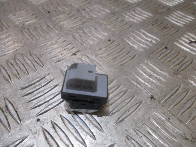 2016 GENUINE AUDI A1 FRONT LEFT PASSENGER SIDE WINDOW SWITCH 4H0959855A - Image 2