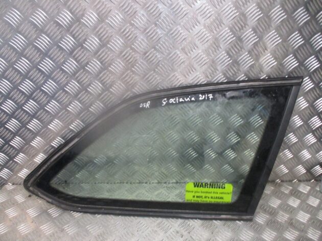 2017 SKODA OCTAVIA ESTATE REAR RIGHT DRIVER SIDE QUARTER GLASS 5E9845298J - Image 3