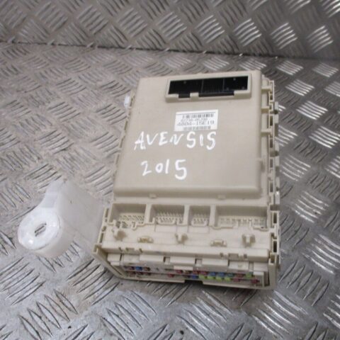 2015 GENUINE TOYOTA AVENSIS DIESEL FUSE BOX MODULE 82730-05J90