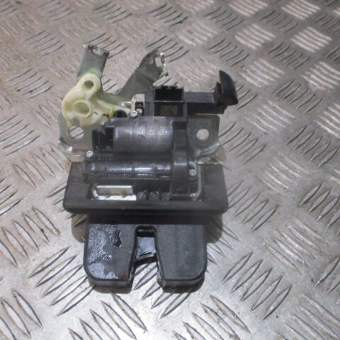 2017 GENUINE AUDI Q2 REAR TAILGATE BOOT LOCK MECHANISM 81A827505