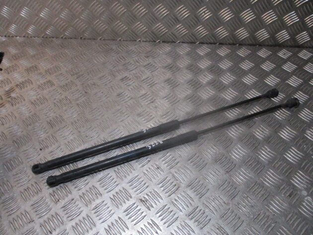 2019 GENUINE AUDI Q2 REAR TAILGATE BOOT LID GAS STRUTS 81A827552B