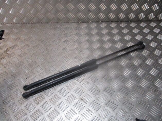 2019 GENUINE AUDI Q2 REAR TAILGATE BOOT LID GAS STRUTS 81A827552B - Image 3