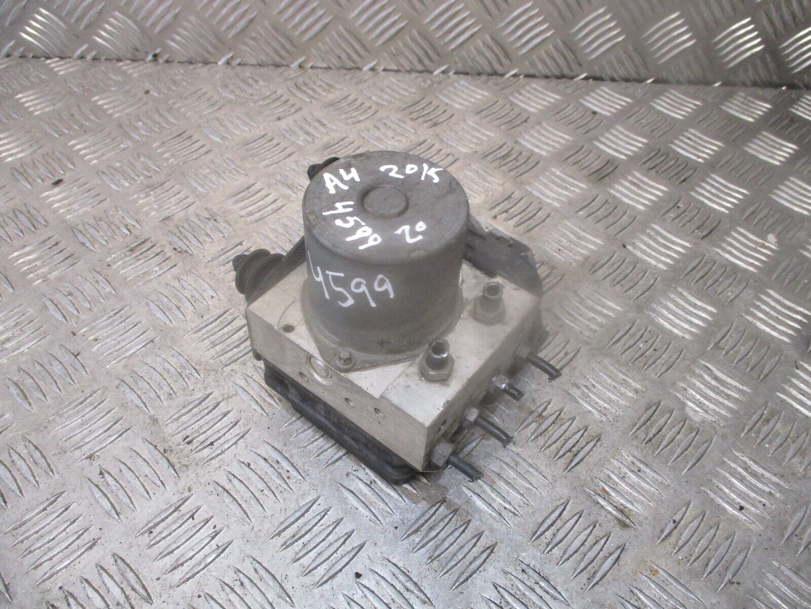 2015 GENUINE AUDI A4 ESTATE ABS PUMP AND CONTROL UNIT 8K0614517GT 8K0907379CN - Image 3