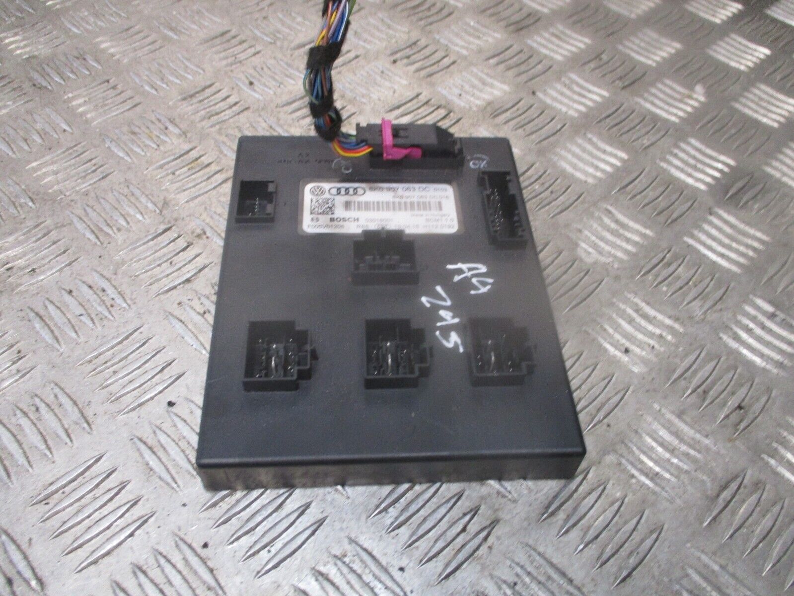 2015 GENUINE AUDI A4 ESTATE BCM BODY CONTROL MODULE 8K0907063DC