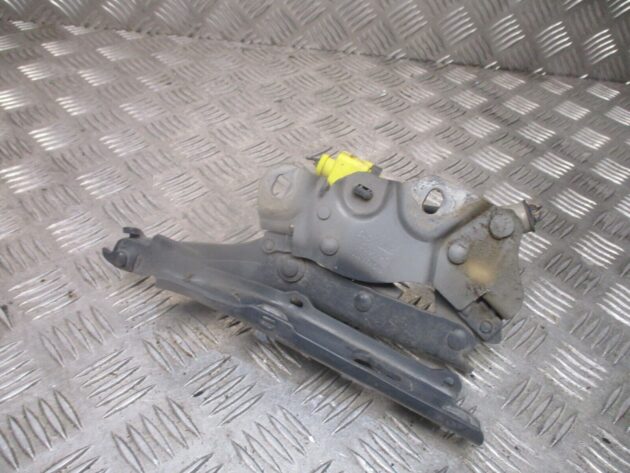 2018 AUDI A3 8V FRONT LEFT PASSENGER SIDE BONNET HINGE 8V0823301F 8V0823823F OEM - Image 2