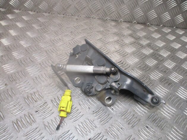 2018 AUDI A3 8V FRONT RIGHT DRIVER SIDE BONNET HINGE 8V0823302 8V0823823F OEM