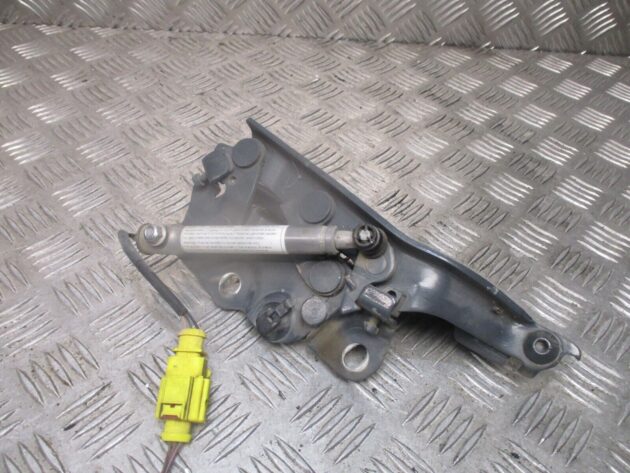 2018 AUDI A3 8V FRONT RIGHT DRIVER SIDE BONNET HINGE 8V0823302 8V0823823F OEM - Image 3