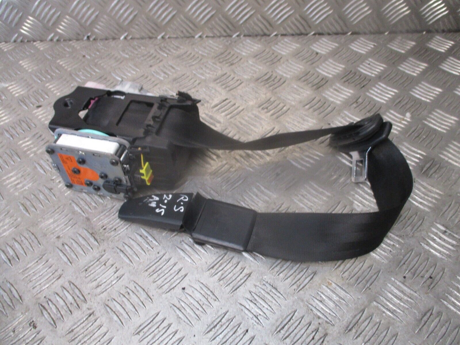 2015 GENUINE AUDI A4 ESTATE FRONT RIGHT DRIVER SIDE SEAT BELT 8K1857706AJ - Image 3