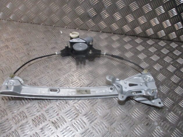 2020 TOYOTA COROLLA FRONT RIGHT DRIVER SIDE WINDOW REGULATER MOTOR 69810-02721