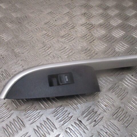 2014 GENUINE TOYOTA PRIUS REAR  LEFT PASSENGER SIDE WINDOW SWITCH 74272-47060
