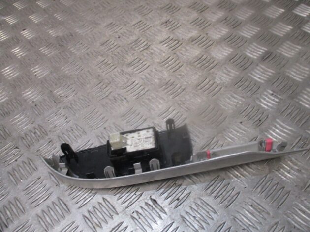 2014 GENUINE TOYOTA PRIUS REAR  LEFT PASSENGER SIDE WINDOW SWITCH 74272-47060 - Image 2