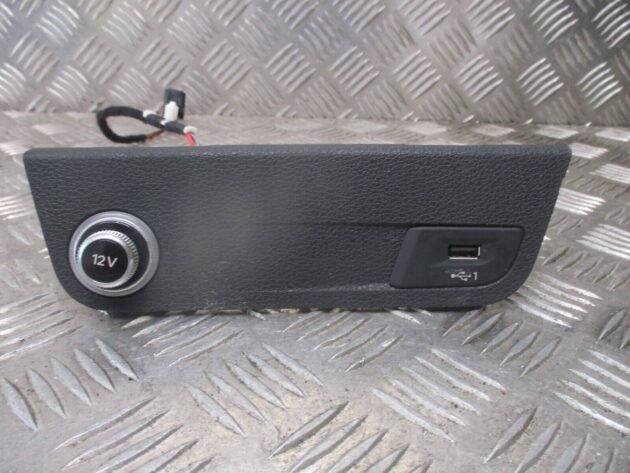 2019 GENUINE AUDI Q2  INTERIOR TRIM WITH USB PORT 81C863263A - Image 2