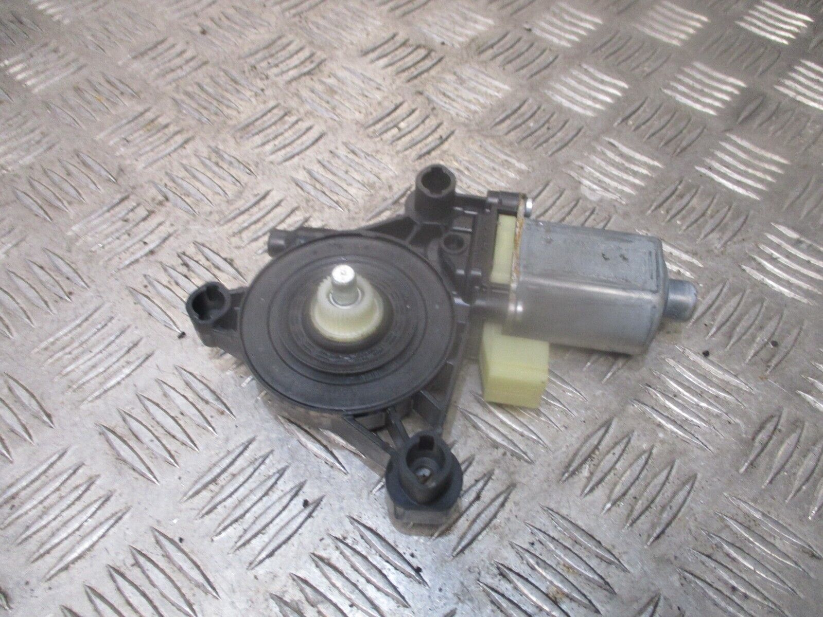 2015 GENUINE VW GOLF MK7 FRONT LEFT PASSENGER SIDE WINDOW MOTOR 5Q0959801B