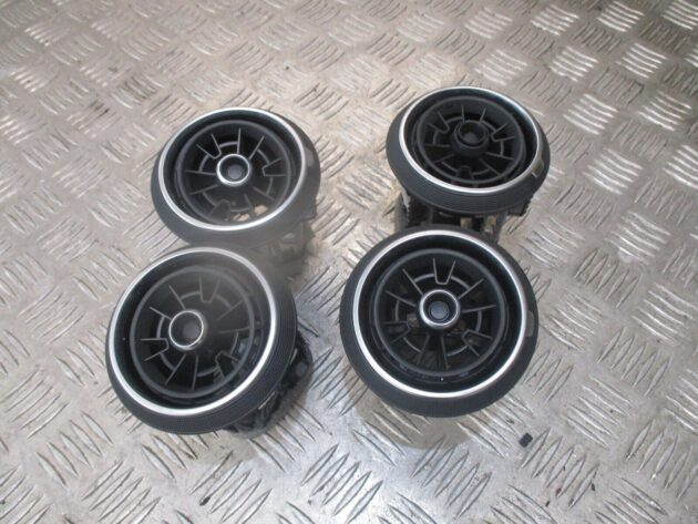 2019 GENUINE AUDI Q2 FRONT DASHBOARD 4 X AIRVENTS 81A820901E - Image 3