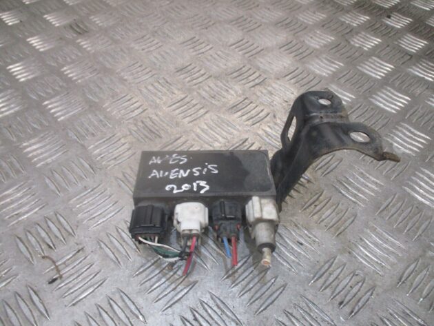 2013 GENUINE TOYOTA AVENSIS GLOW PLUG RELAY ECU 28551-30010