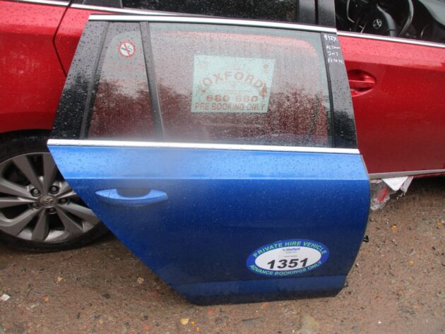 2017 GENUINE SKODA OCTAVIA ESTATE REAR RIGHT DRIVER SIDE BARE SHELL DOOR - Image 3