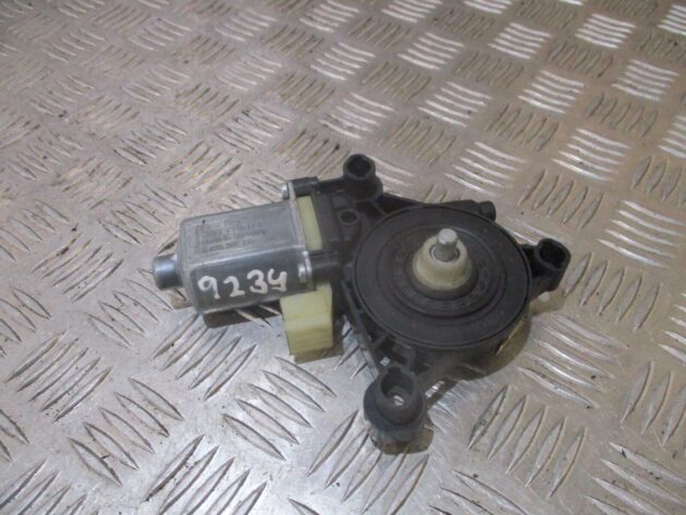 2014 GENUINE SKODA OCTAVIA FRONT RIGHT DRIVER SIDE WINDOW MOTOR 5Q0959802 - Image 3