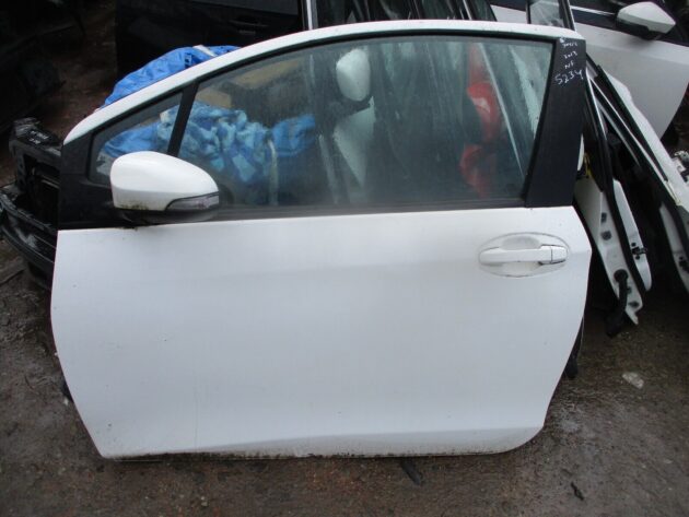 2013 GENUINE TOYOTA YARIS 3DR FRONT LEFT PASSENGER SIDE BARE SHELL DOOR