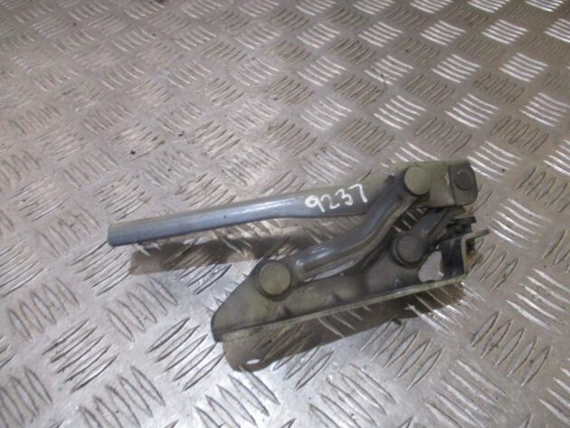 2012 GENUINE SKODA OCTAVIA FRONT LEFT PASSENGER SIDE BONNET HINGE1Z0823301C - Image 3