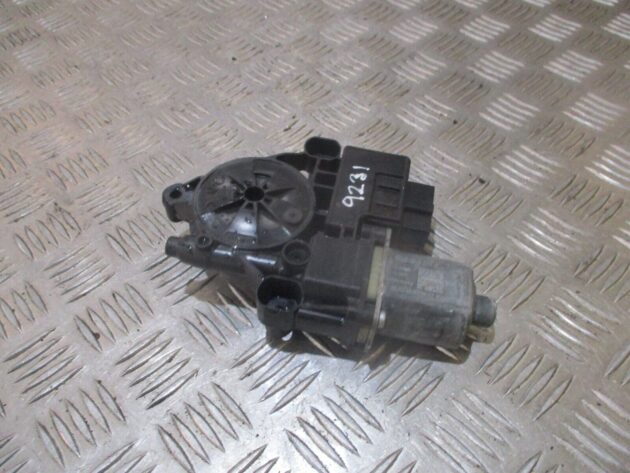 2016 GENUINE SEAT LEON REAR LEFT PASSENGER SIDE WINDOW MOTOR 5Q0959811A