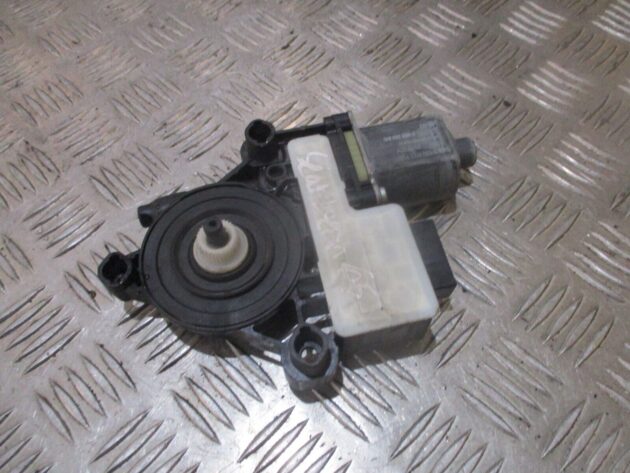 2016 GENUINE SEAT LEON REAR LEFT PASSENGER SIDE WINDOW MOTOR 5Q0959811A - Image 3