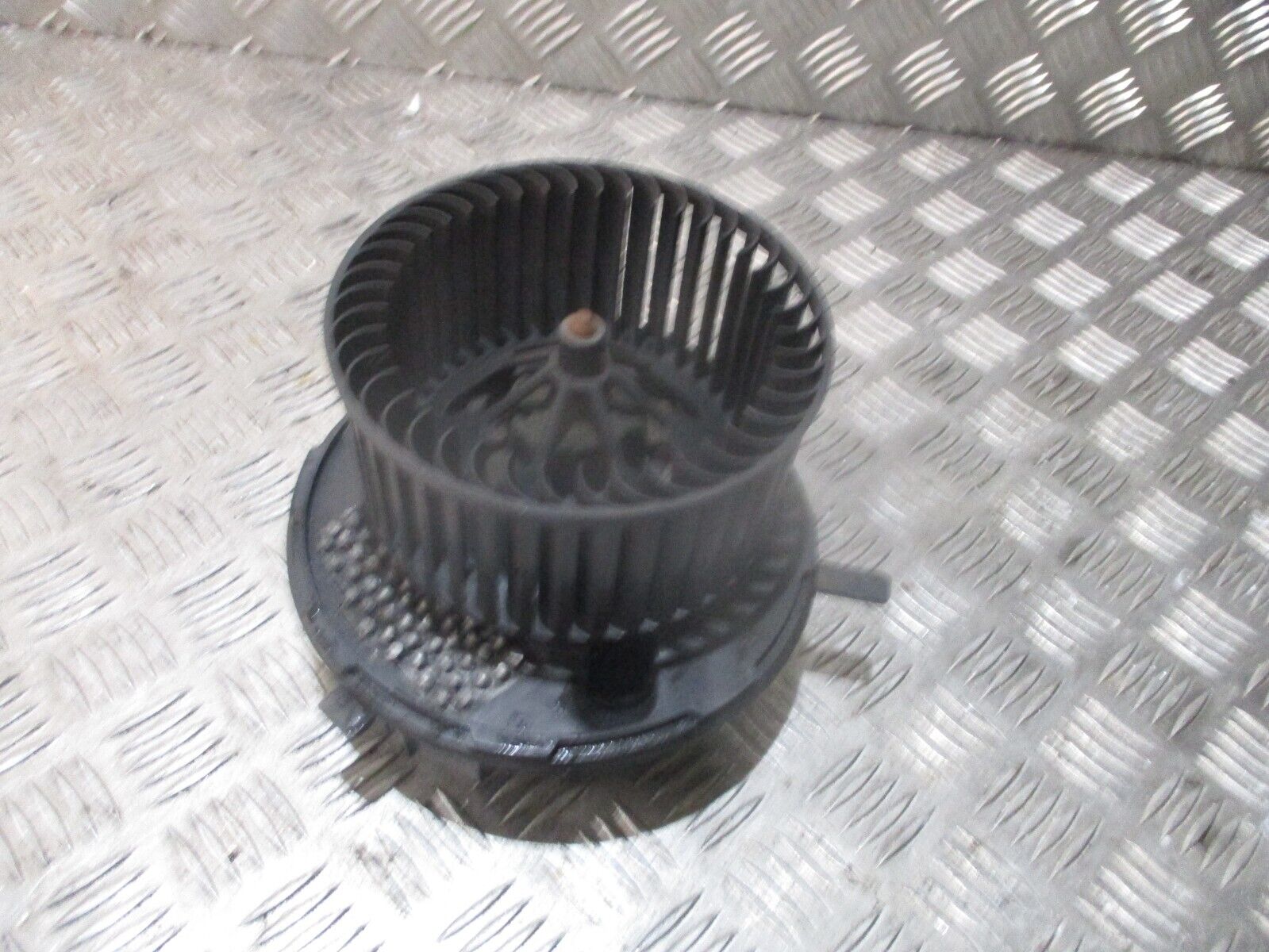 2013 GENUINE VW PASSAT B7 HEATER BLOWER FAN MOTOR 1K2820015G