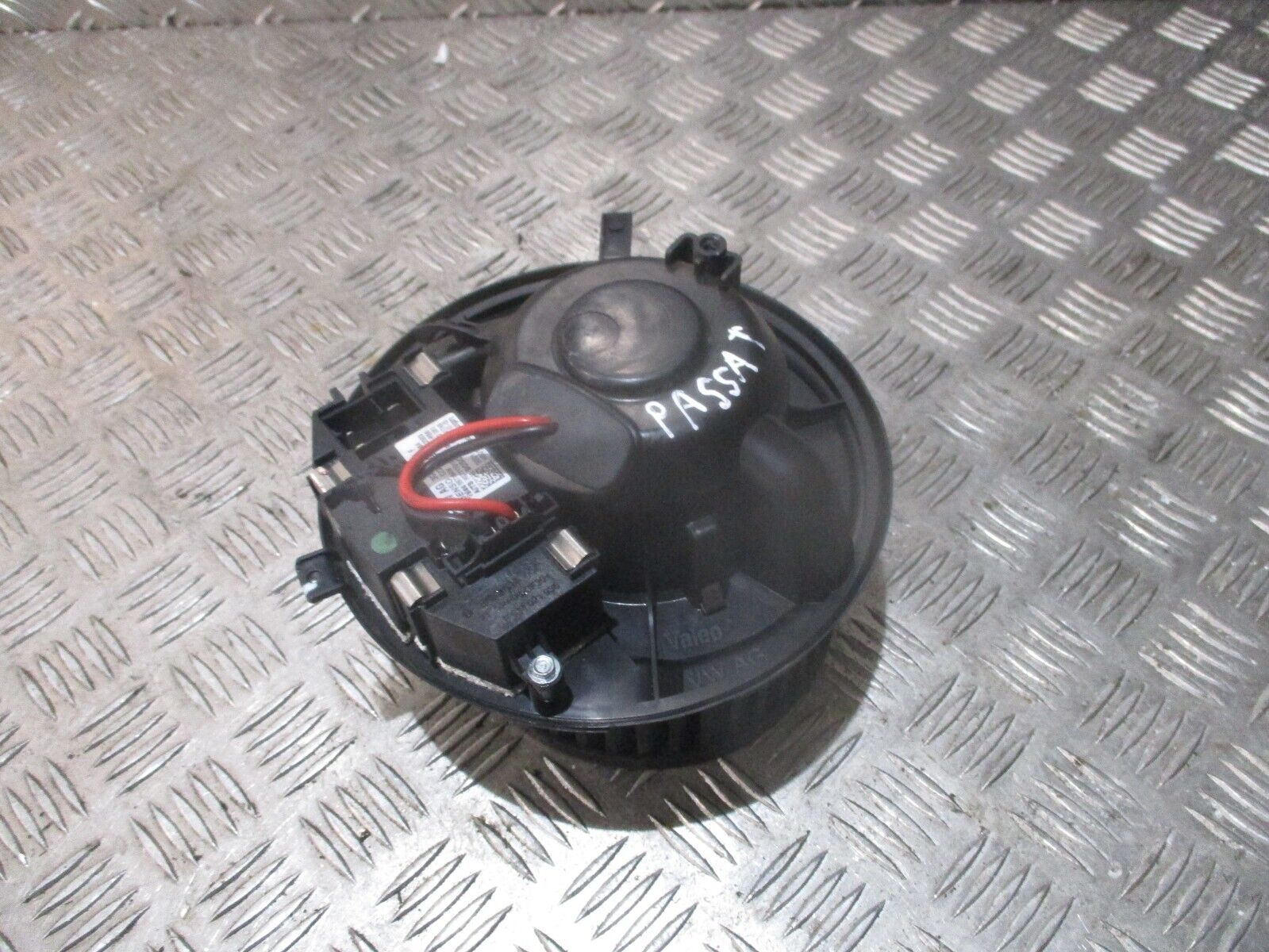 2013 GENUINE VW PASSAT B7 HEATER BLOWER FAN MOTOR 1K2820015G - Image 2
