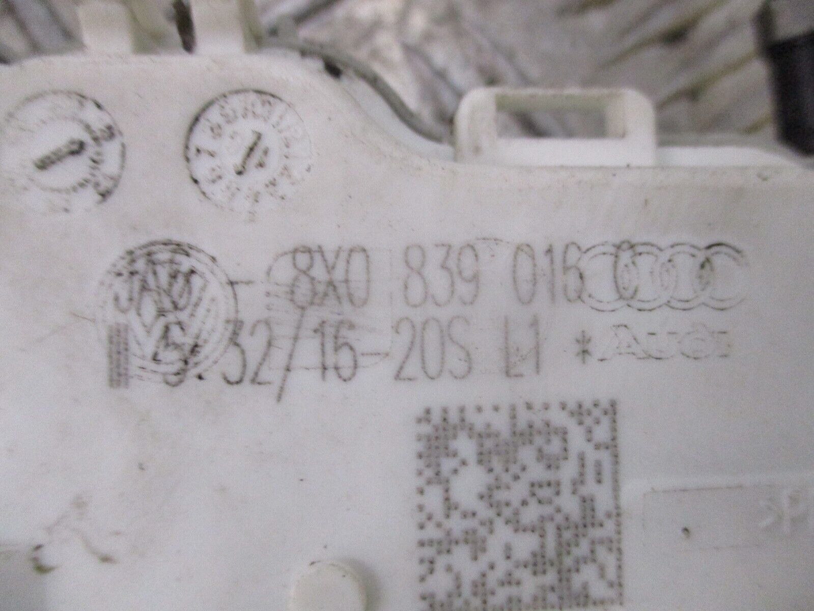 2016 GENUINE AUDI 1 8X REAR RIGHT DRIVER SIDE DOOR LOCK MECHANSIM 8X0839016 - Image 2