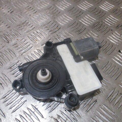 2014 GENUINE SEAT LEON REAR LEFT PASSENGER SIDE WINDOW MOTOR 5Q0959811A