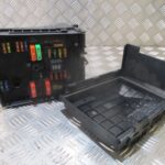 2012 GENUINE VW GOLF MK6 2.0 TDI ENGINE BAY FUSE BOX 1K0937132F