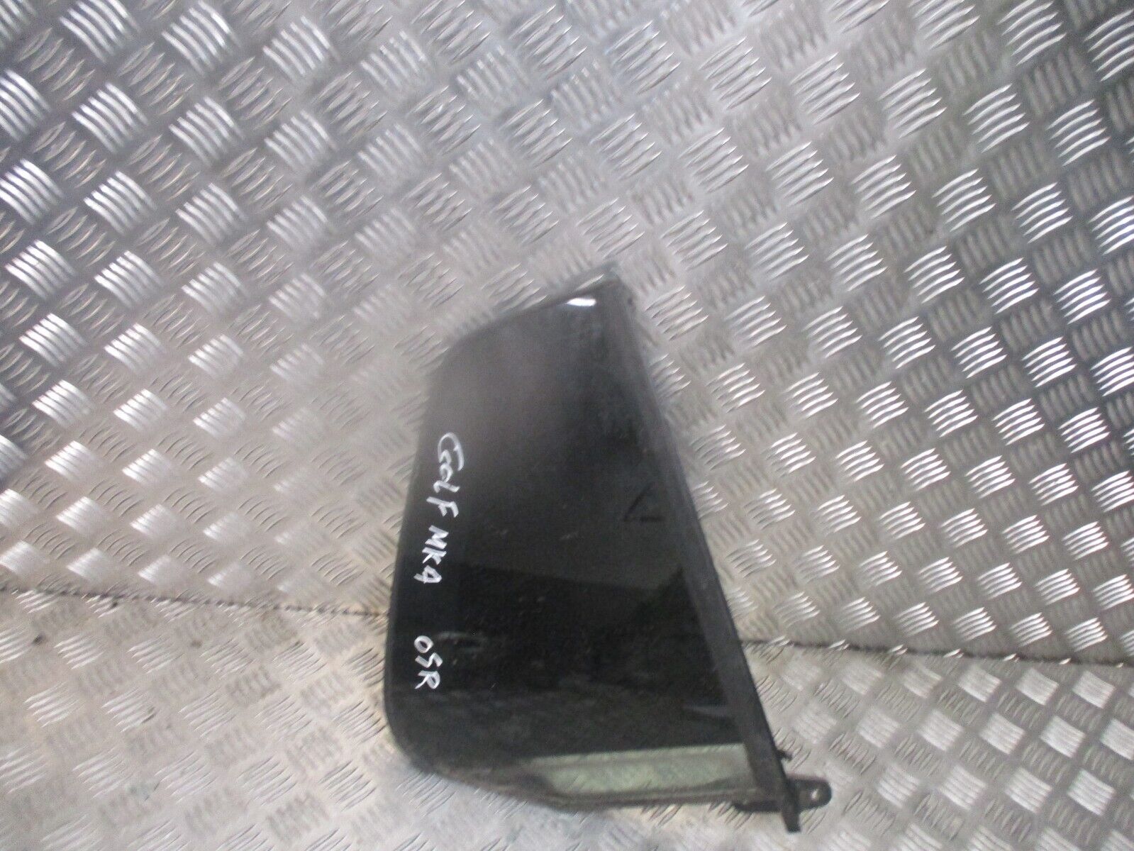 2015 GENUINE VW GOLF MK7 REAR RIGHT DRIVER SIDE QUARTER WINDOW GLASS 5G6845214 - Image 2