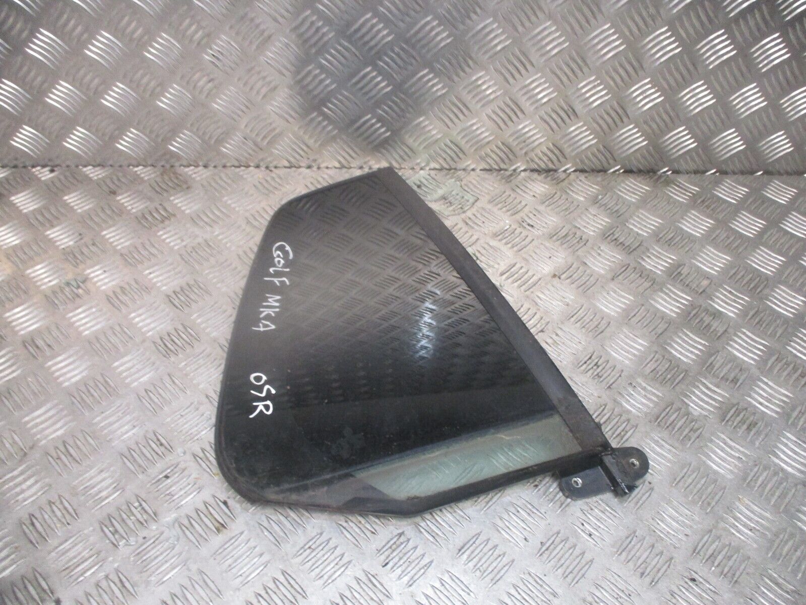 2015 GENUINE VW GOLF MK7 REAR RIGHT DRIVER SIDE QUARTER WINDOW GLASS 5G6845214 - Image 3