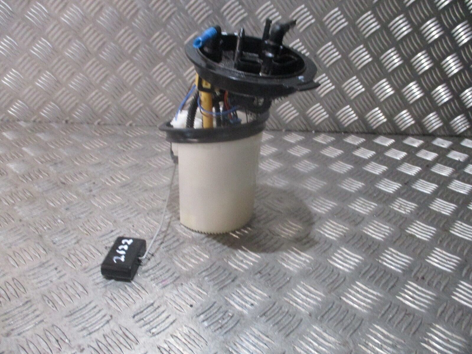 2015 GENUINE VW GOLF MK7 IN TANK FUEL PUMP SENDER UNIT 5Q0919050AE