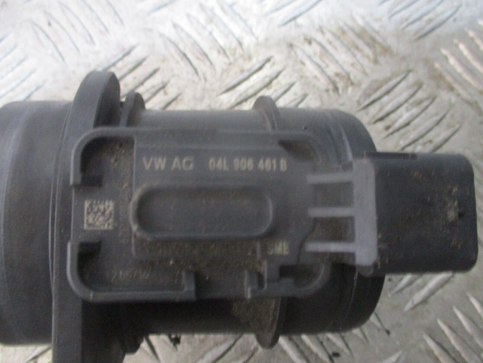 2015 GENUINE VW AUDI SEAT SKODA AIR FLOW METER SENSOR 04L906461B - Image 2
