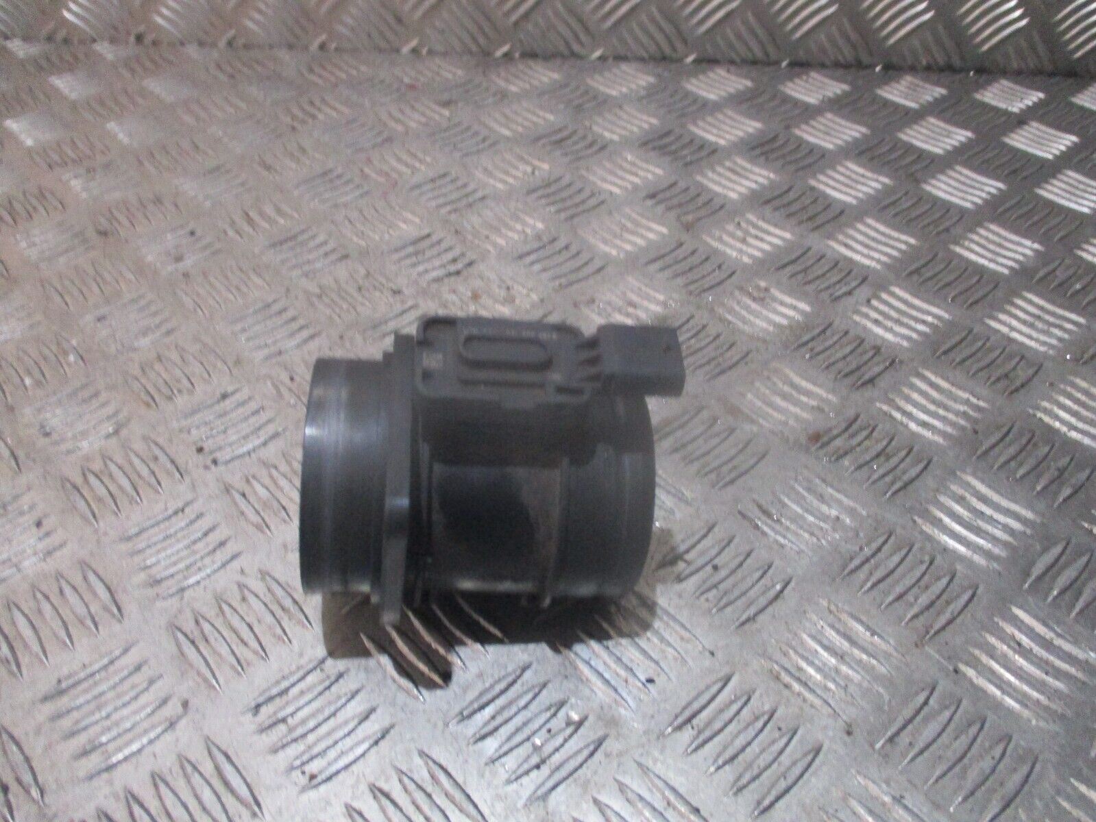 2015 GENUINE VW AUDI SEAT SKODA AIR FLOW METER SENSOR 04L906461B - Image 3