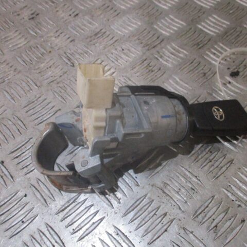 2016 GENUINE TOYOTA AYGO IGNITION BARREL & KEY 89782-0H020